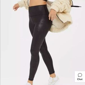 OFFLINE The Hugger High Waisted Crackle Legging